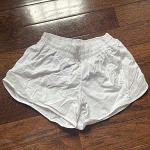 White lululemon hotty hot short 2.5 length